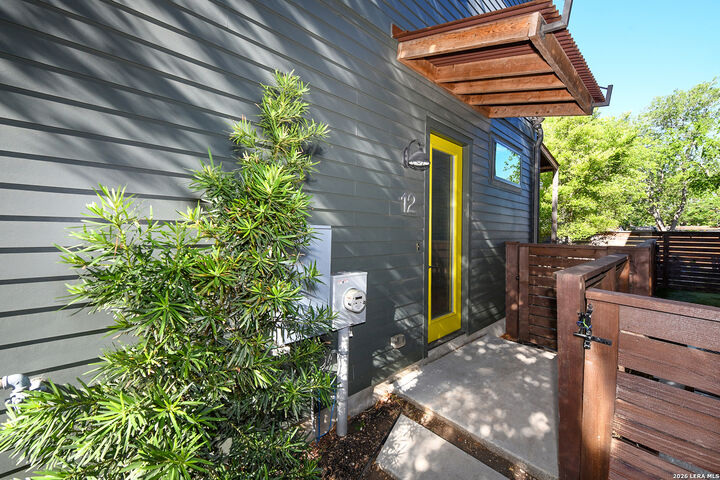 Property Photo: 203 Nogalitos St 12 TX 78204