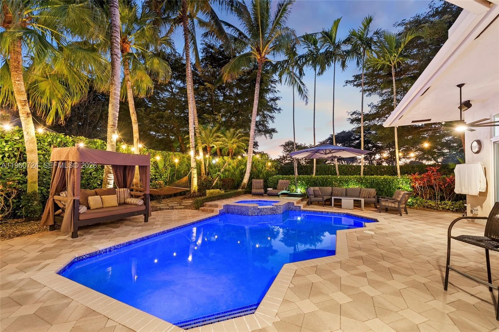 Property Photo:  2567 Montclaire Cir  FL 33327 