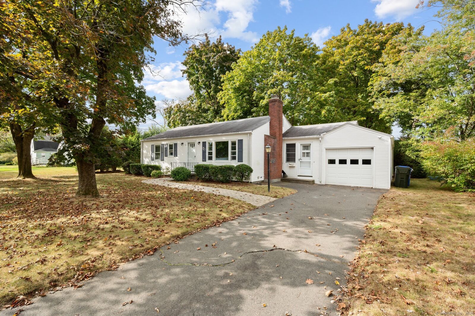 Property Photo: 21 Davis Road CT 06118