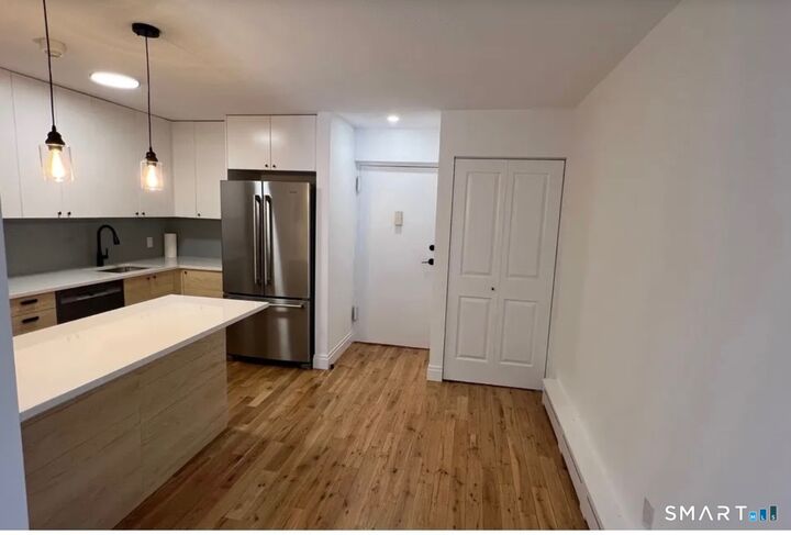 Property Photo:  67 Balance Rock Road Apt 7  CT 06483 