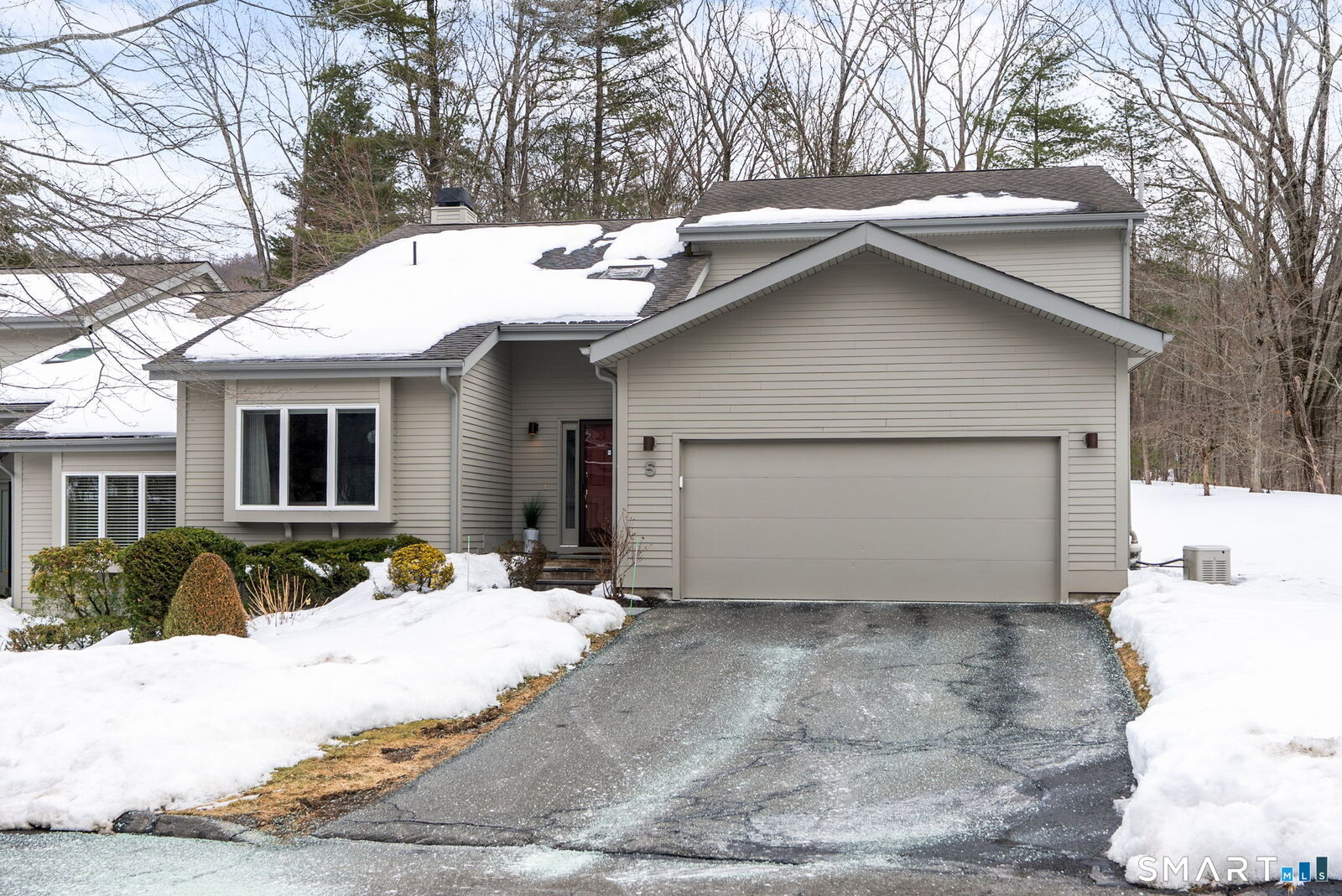 Property Photo:  5 Abbottsford 5  CT 06001 