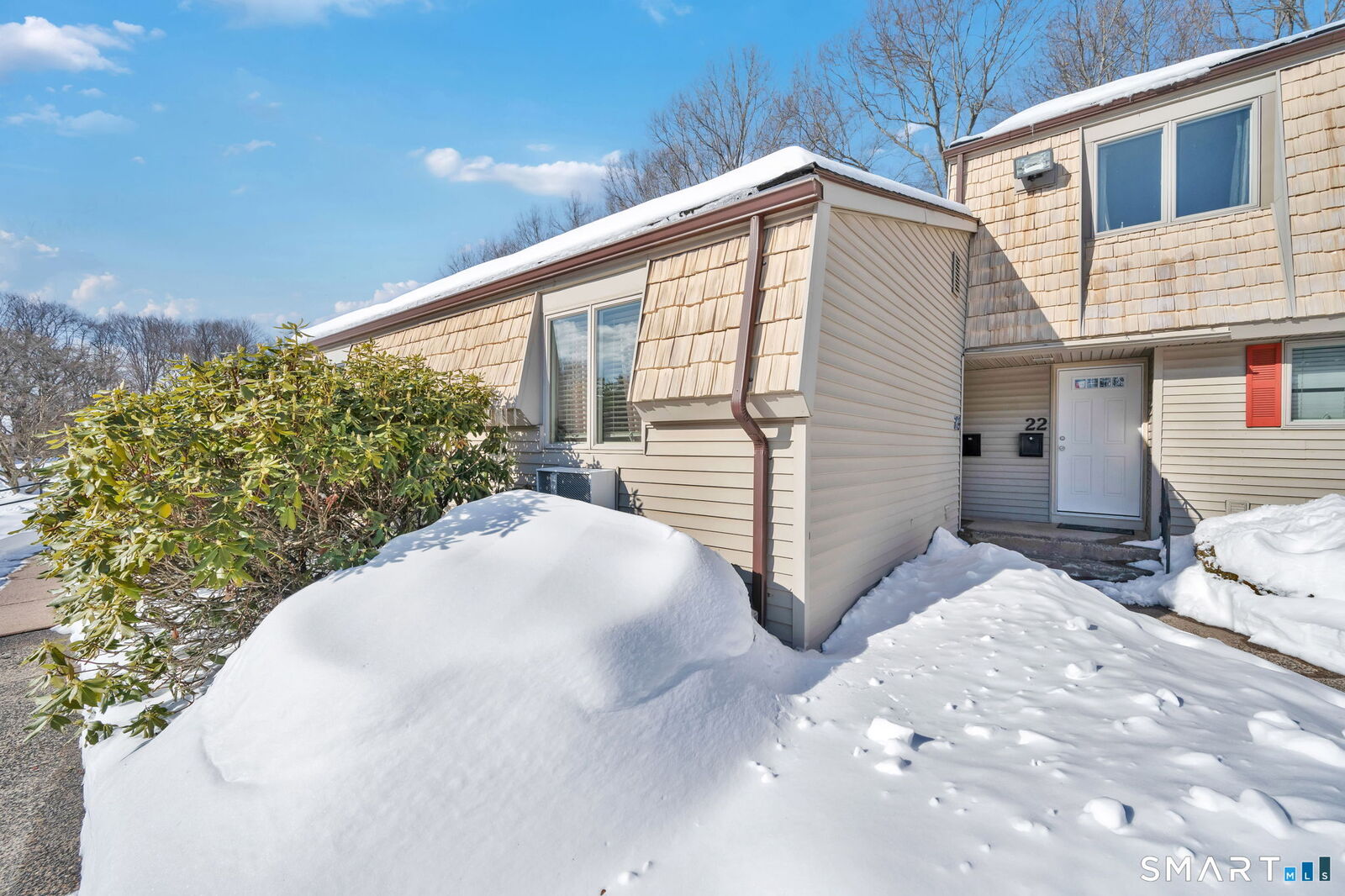 Property Photo:  23 Locust Circle 23  CT 06067 