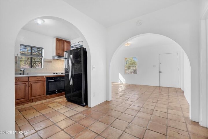 Property Photo:  2442 E Mabel Street  AZ 85719 