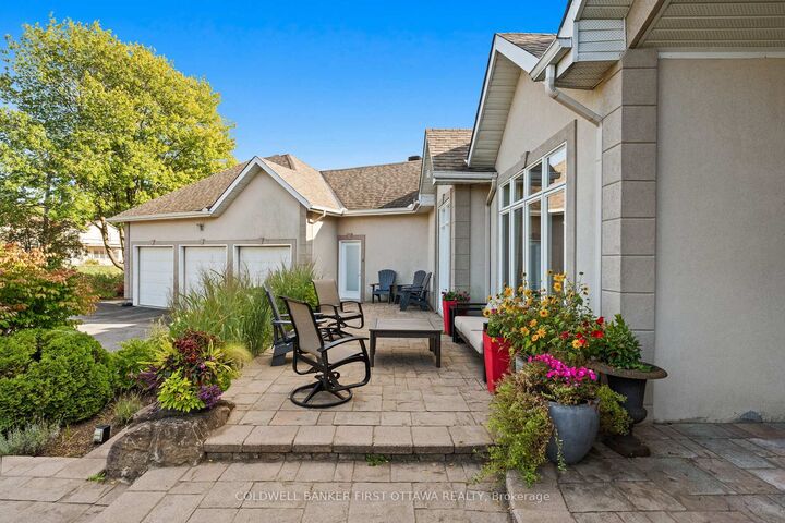 Property Photo:  358 River Road  ON K1V 1R8 