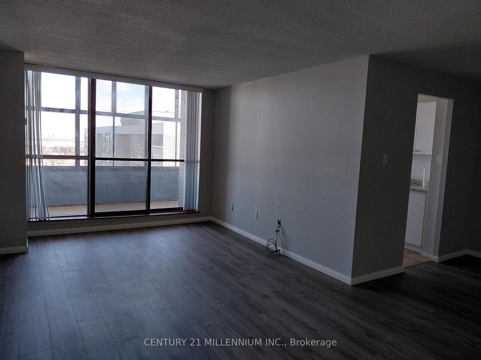 Property Photo: 15 Kensington Road 1903 ON L6T 3W2