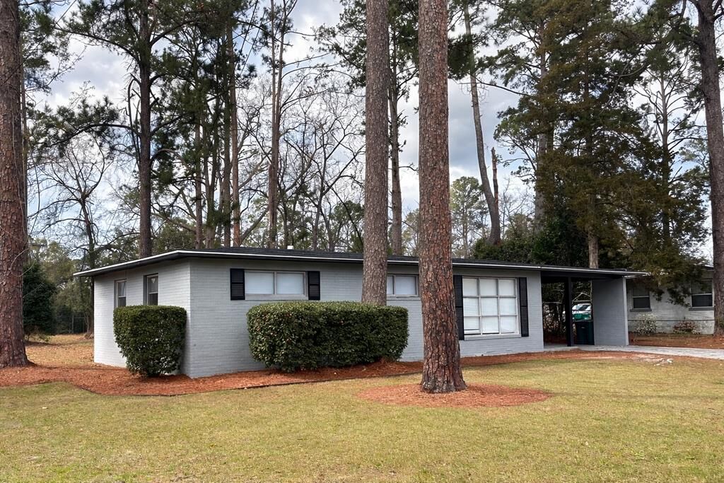 Property Photo:  2322 Deborah Drive  GA 31601 