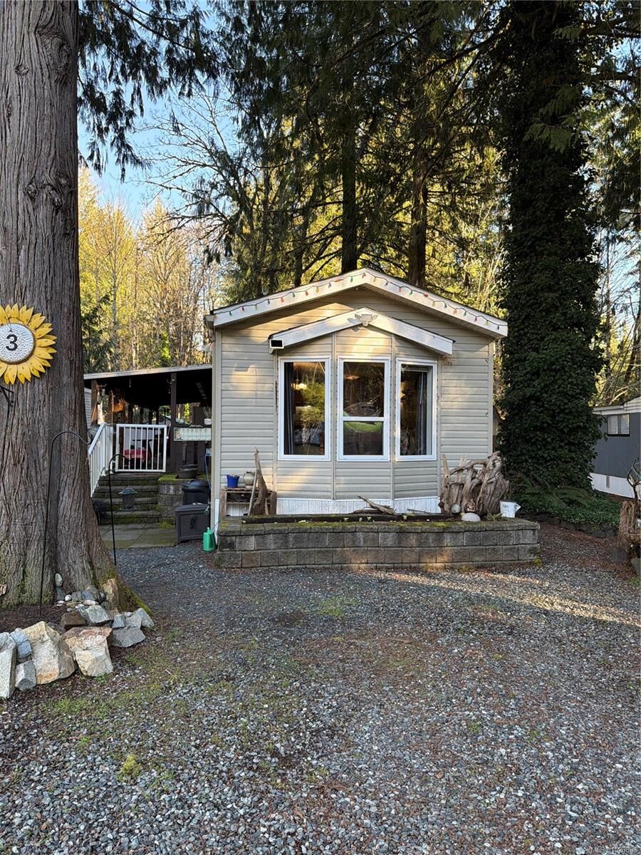 Property Photo: 10325 Lakeshore Rd #3 BC V9Y 8Z6