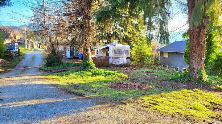 Property Photo:  4256 Melrose St  BC V9Y 1L3 