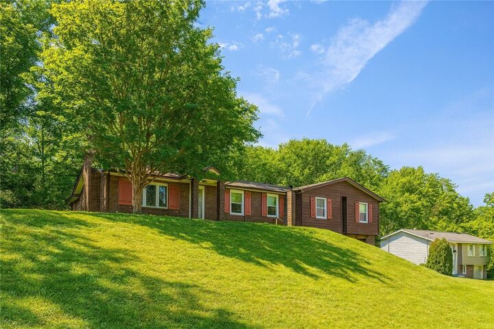 Property Photo: 143 Northview Cir PA 15009