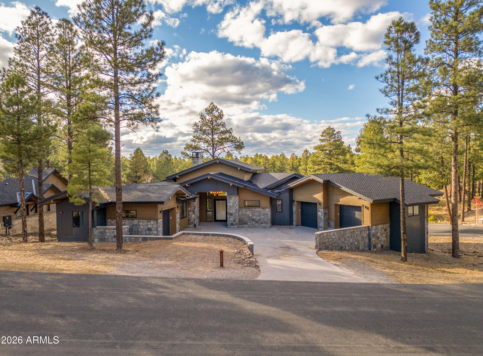 Property Photo:  3425 S Las Colinas Court  AZ 86005 