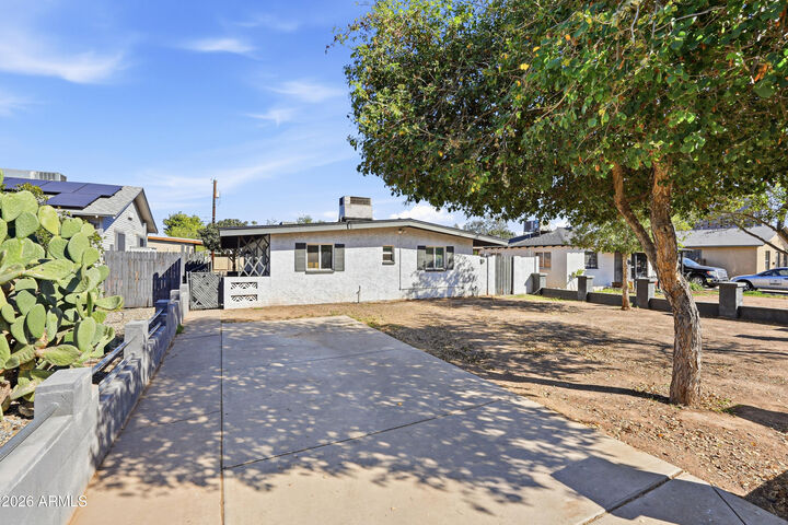 Property Photo:  3817 N 9th Place  AZ 85014 