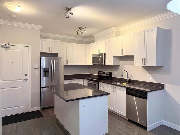 Property Photo: 11580 223 Street 105 BC V2X 9H1