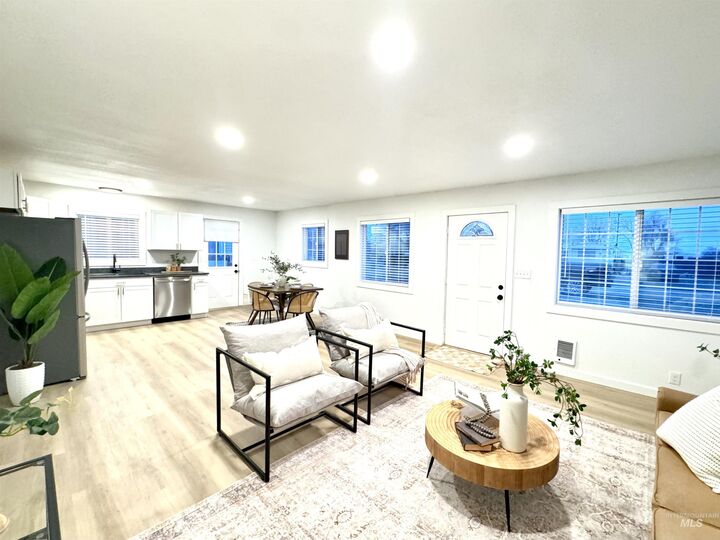 Property Photo:  204 E Idaho St  ID 83347 
