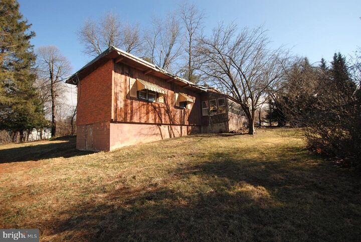 Property Photo:  411 Cardinal Drive  VA 22630 