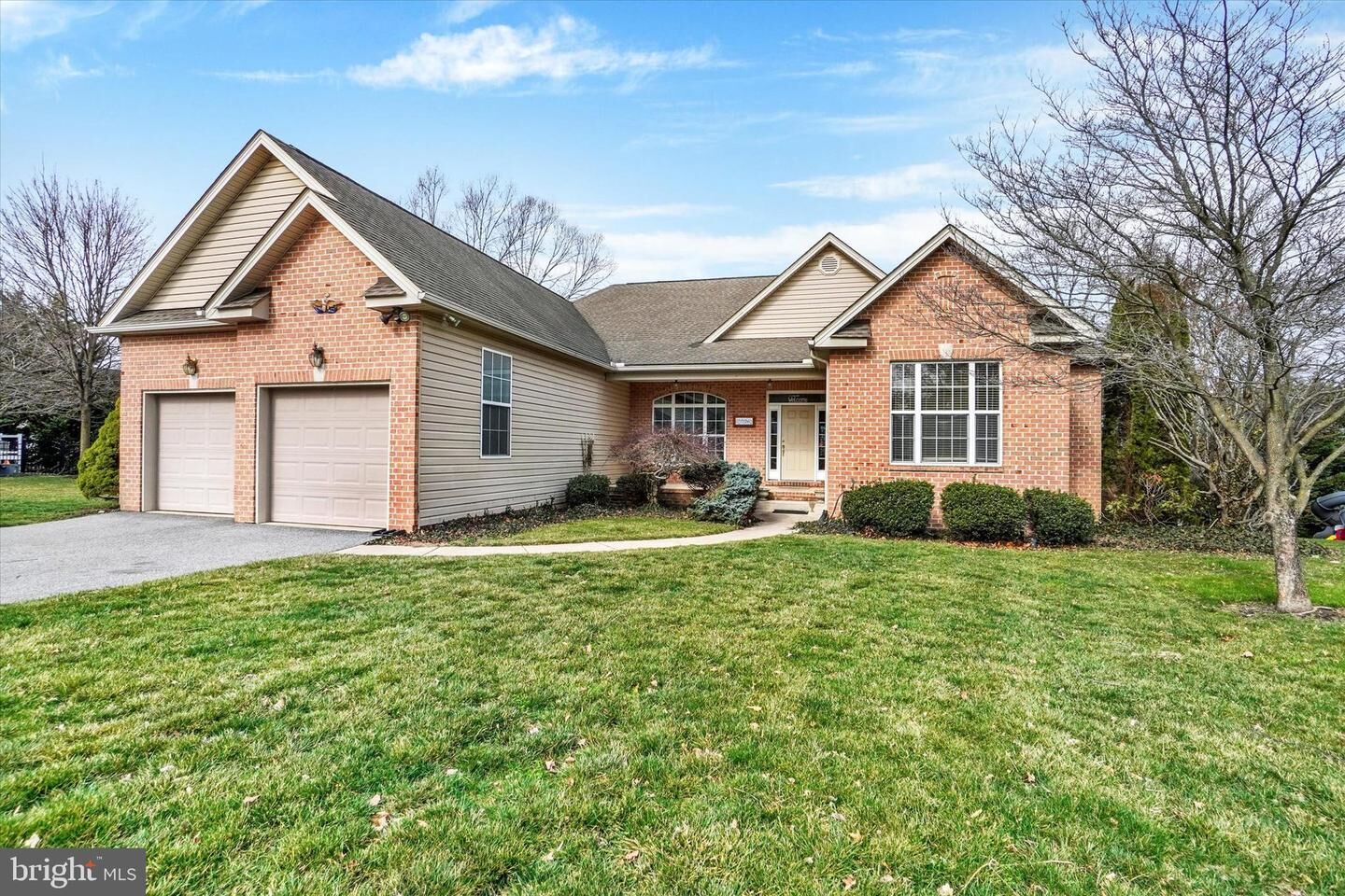 Property Photo:  1216 Winding Oak Drive  PA 17403 
