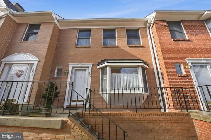 Property Photo:  207 Locust Street A SE  VA 22180 