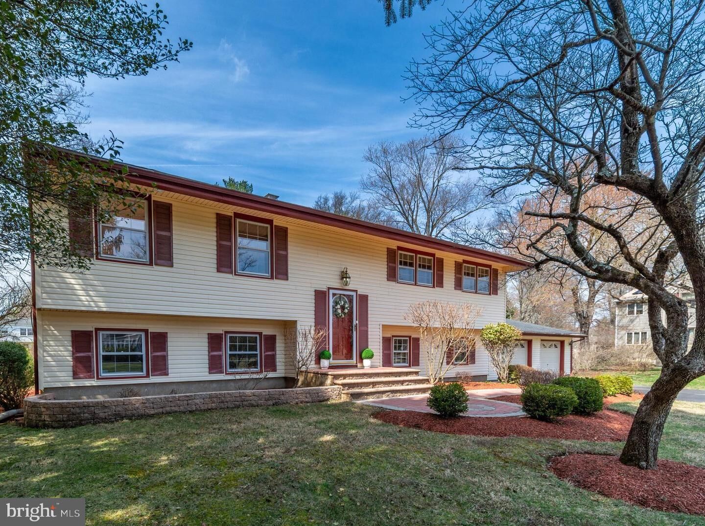 Property Photo:  6 Jeffrey Lane  NJ 08550 