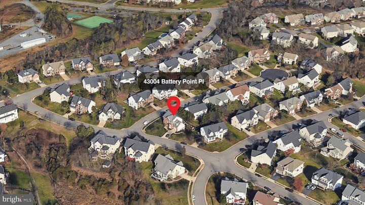 Property Photo:  43004 Battery Point Place  VA 20176 