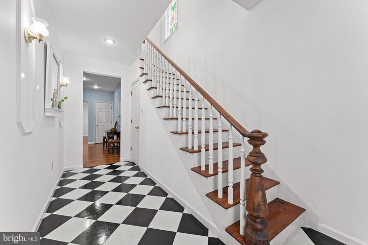 Property Photo:  214 S Royal Avenue  VA 22630 