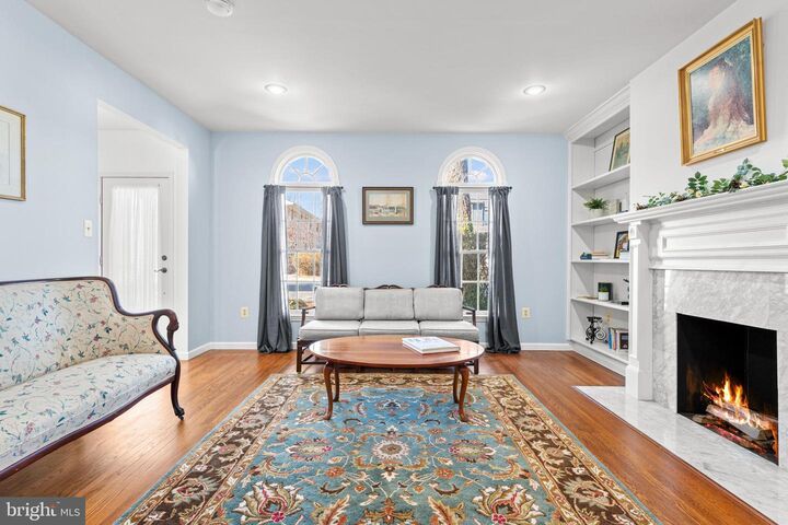 Property Photo:  214 S Royal Avenue  VA 22630 