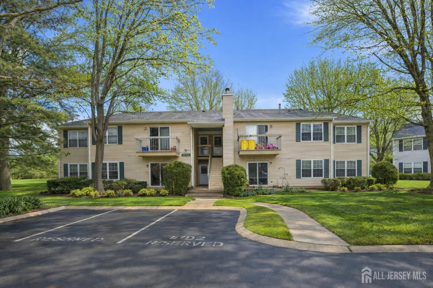 Property Photo:  115 Applegate Lane  NJ 08816 