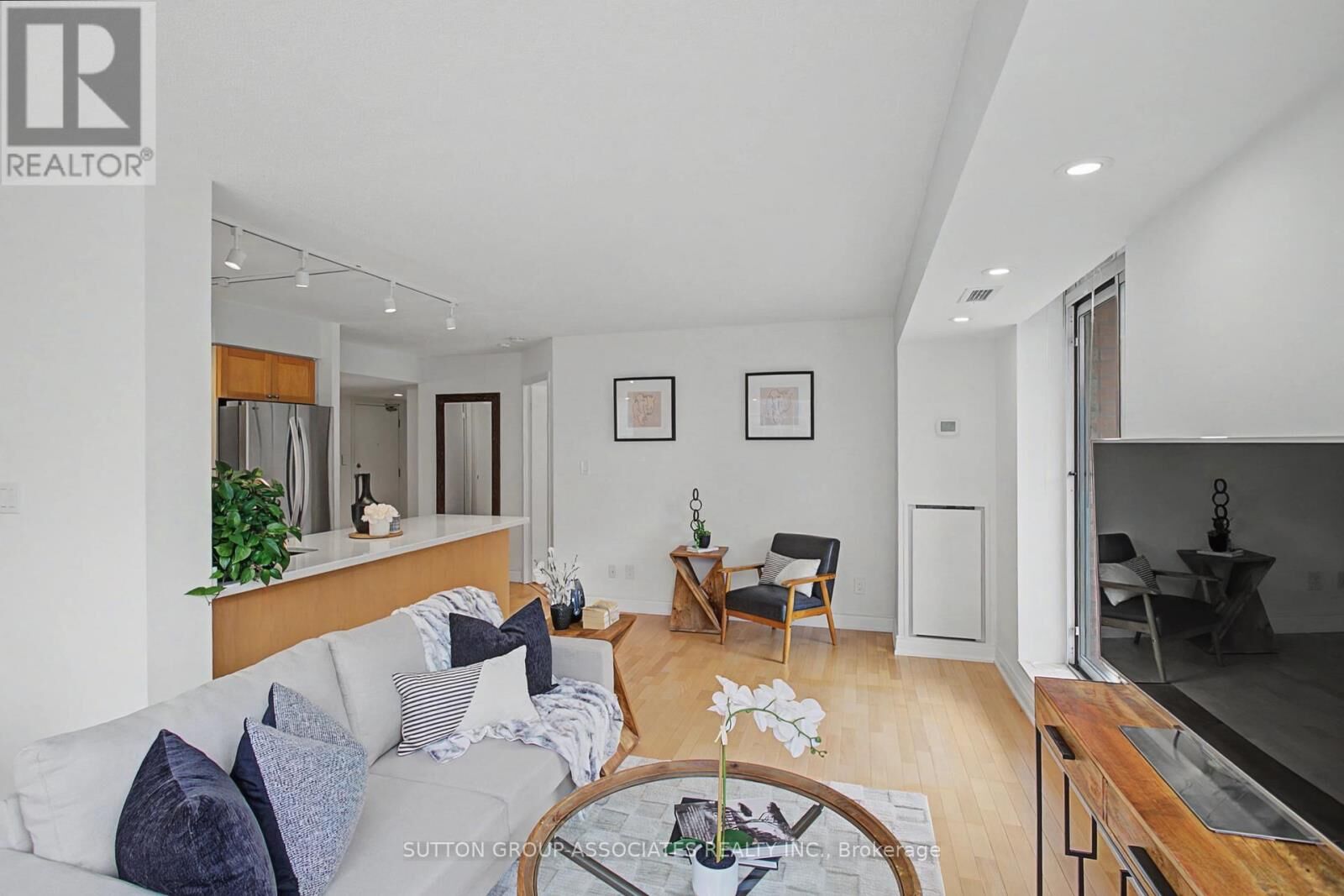 Property Photo:  1000 King Street West 616  ON M6K 3N1 
