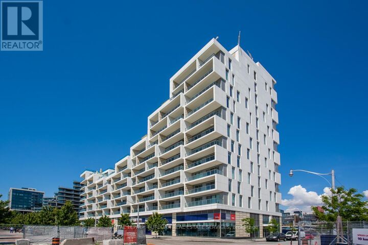 Property Photo:  118 Merchants' Wharf 319  ON M5A 0L3 