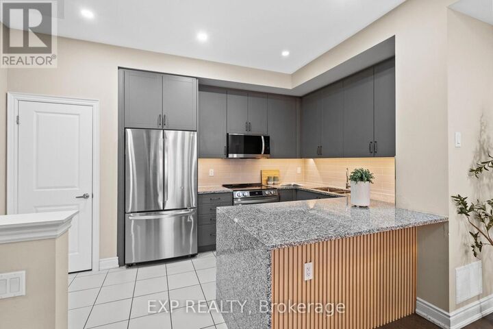 Property Photo:  55 Lunar Crescent 139  ON L5M 2R2 