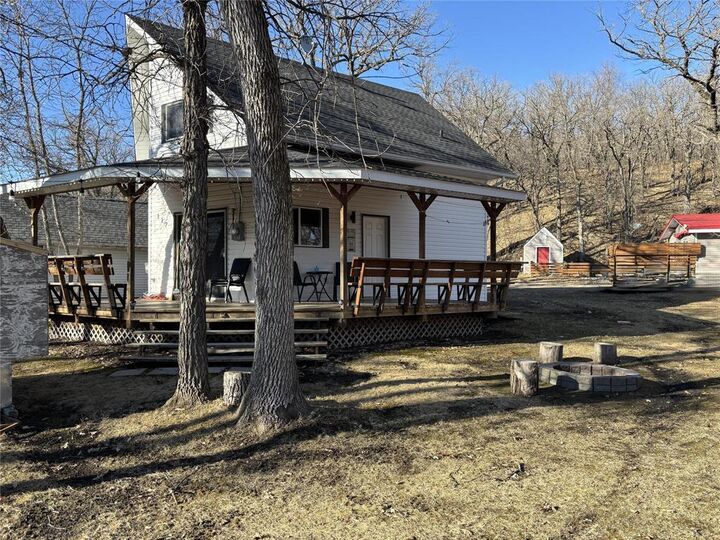 Property Photo:  117 Cedar Street  MB R0K 1R0 