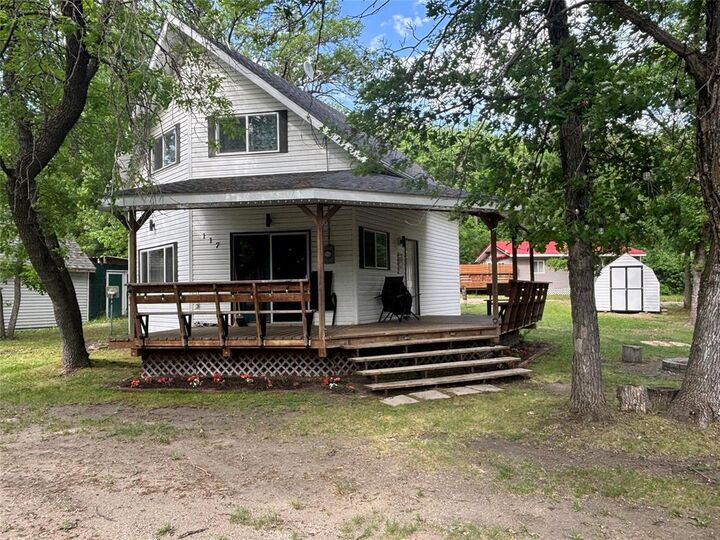 Property Photo:  117 Cedar Street  MB R0K 1R0 