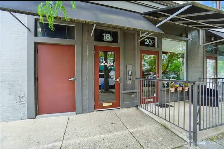 Property Photo:  18 S Saint Clair Street 203  OH 45402 