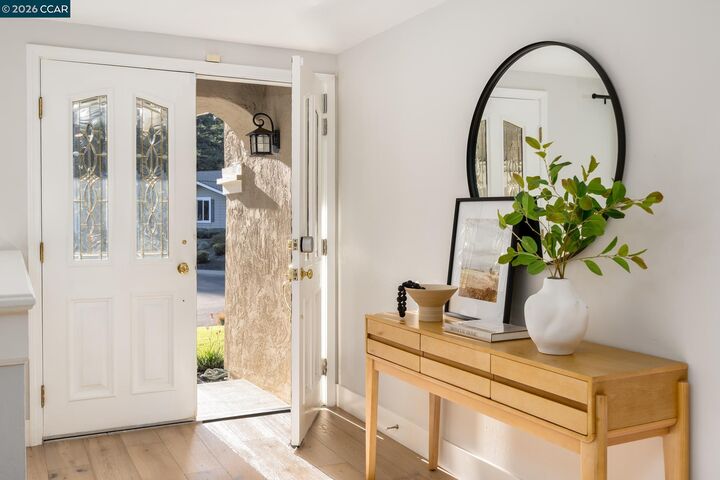 Property Photo: 34 Pony Ct CA 94583