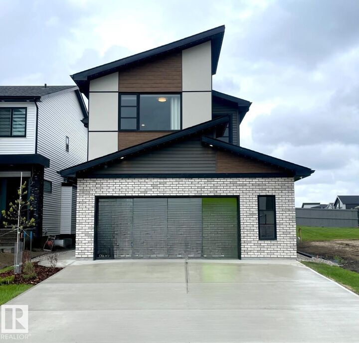7005 Kiviaq Crescent SW — photo 1