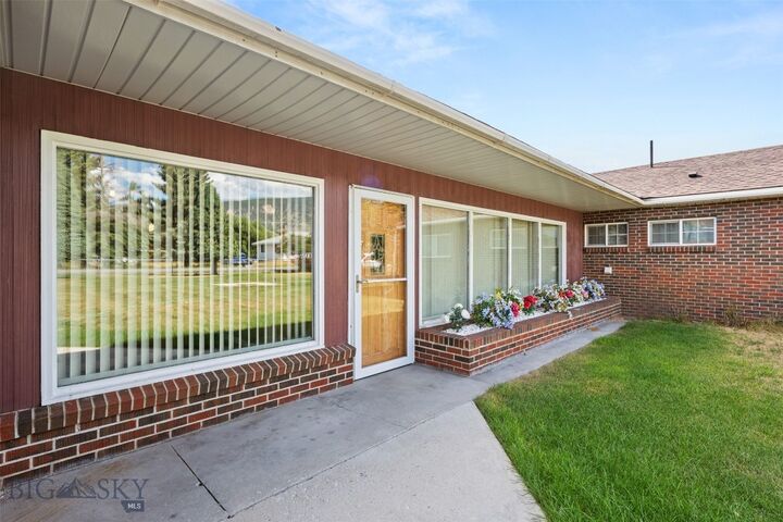 Property Photo:  105 Howe Street  MT 59711 