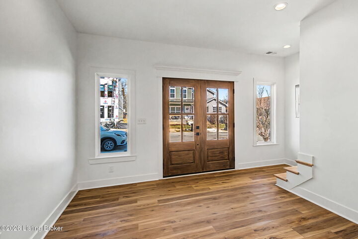 Property Photo:  932 E Madison St  KY 40204 