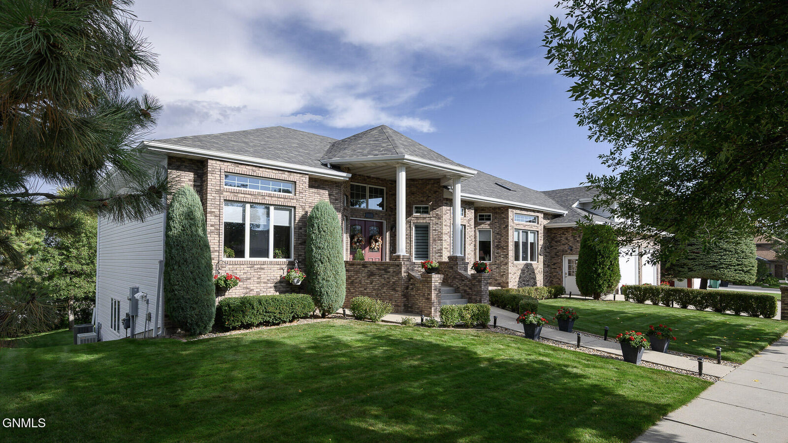 Property Photo: 700 Aspen Avenue ND 58503