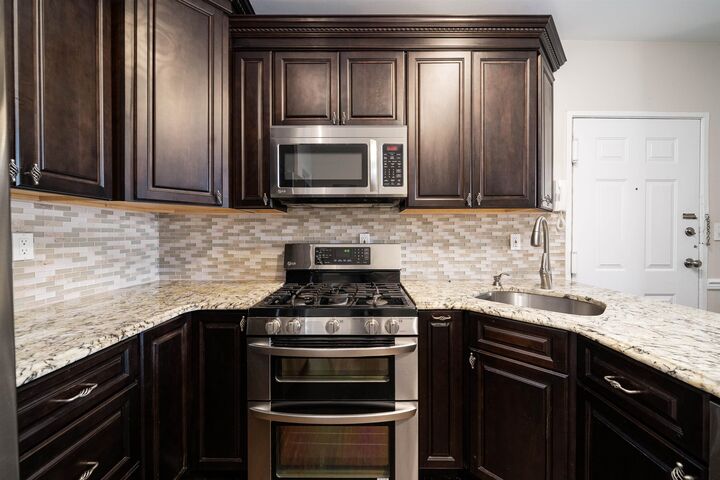 Property Photo:  814 Willow Ave 5rr  NJ 07030 