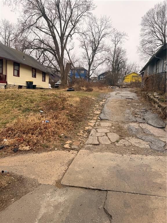 Property Photo:  5026 Bellefontaine Avenue  MO 64130 