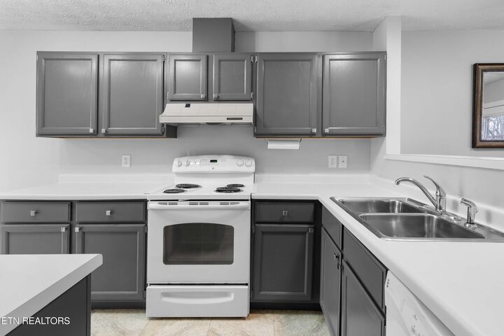 Property Photo:  804 Olde Pioneer Tr 161  TN 37923 