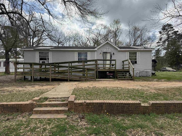 Property Photo:  988 N 2nd St  TX 75975 