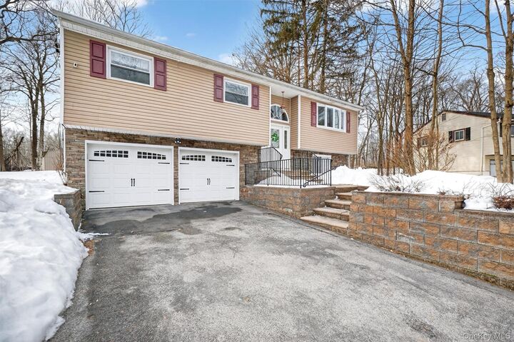 Property Photo:  11 Darlene Drive  NY 12601 