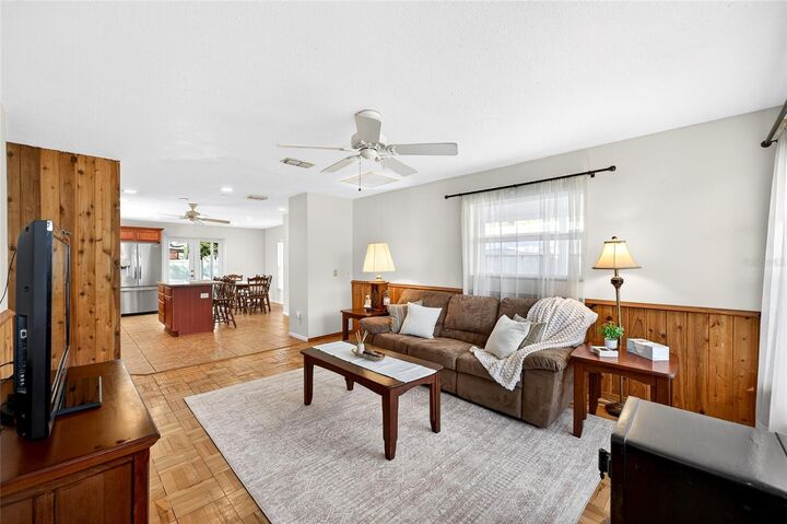 Property Photo: 4419 W Iowa Avenue FL 33616