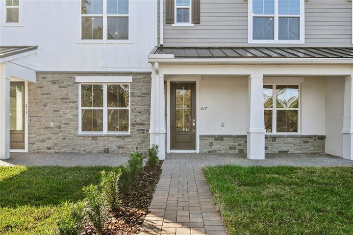 Property Photo: 217 Pasquala Way 19 FL 32765