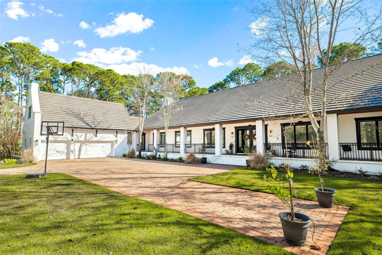 Property Photo:  410 Windjammer Court  FL 32541 