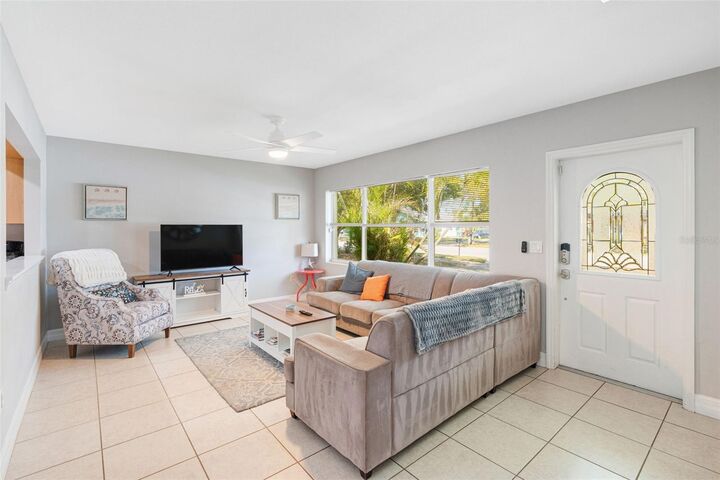 Property Photo:  2202 Hyde Park Street  FL 34239 