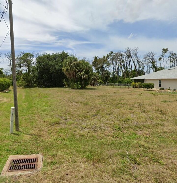 Property Photo:  204 Fairway Road  FL 33947 