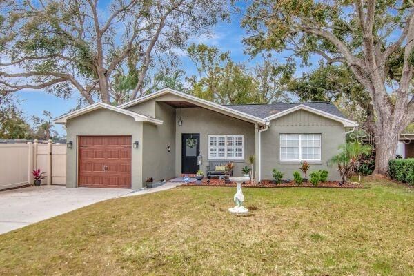 Property Photo:  10212 Newport Circle  FL 33612 