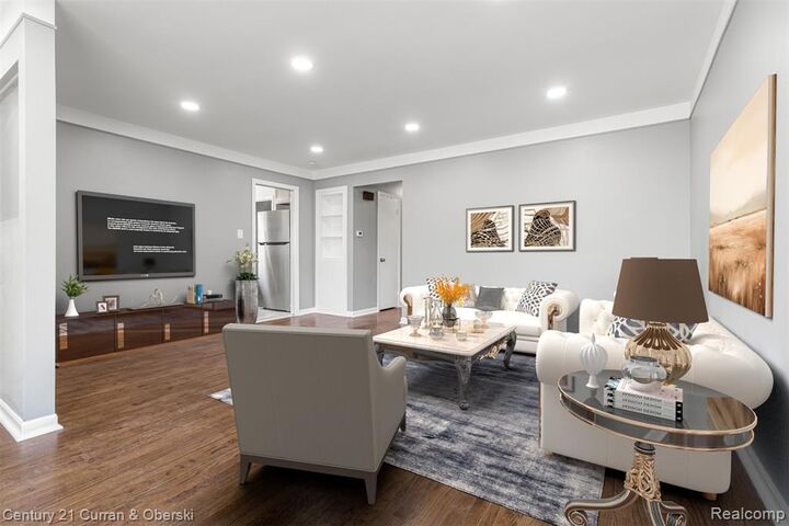 Property Photo:  4170 Lincoln Boulevard  MI 48125 2566 