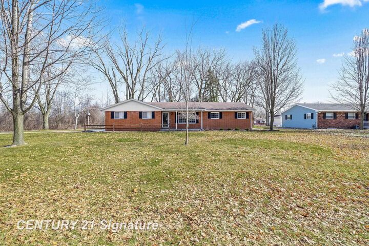 Property Photo:  3690 Waterloo Drive  MI 48603 