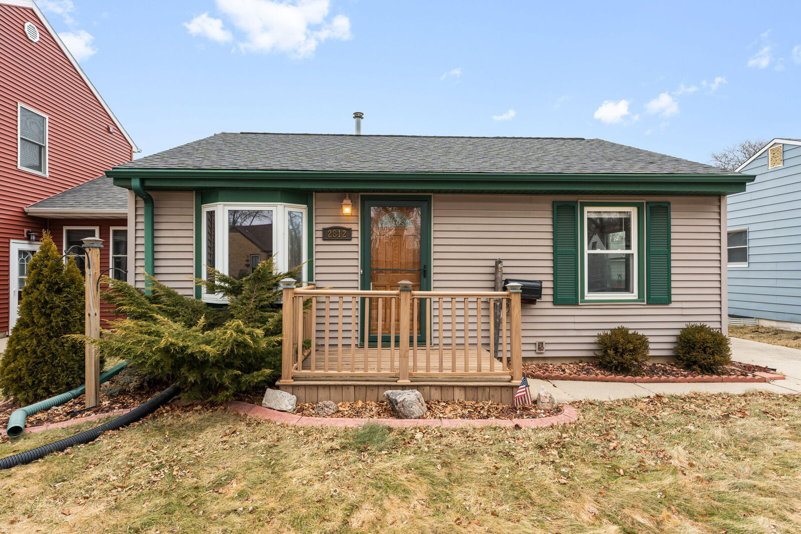 Property Photo:  2812 E Allerton Ave  WI 53235 